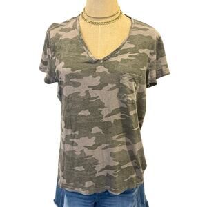 UNIVERSAL THREAD Monterey V Neck Camo Tee T-Shirt Women size M